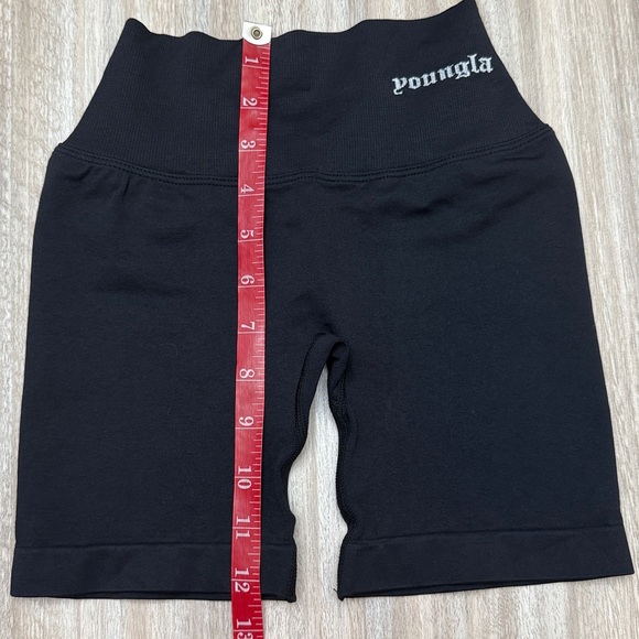 YoungLA Seamless Lift Shorts W165 Size X-Small in Black - Picture 8 of 10